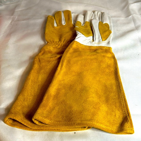 Gloves- Leather/Suede Men Long Gloves. Size L.Industrial...